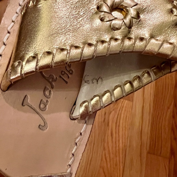 EUC Women's Jack Rogers Navajo Metallic Gold Flat Thong Sandals Size 6 M - Picture 4 of 5